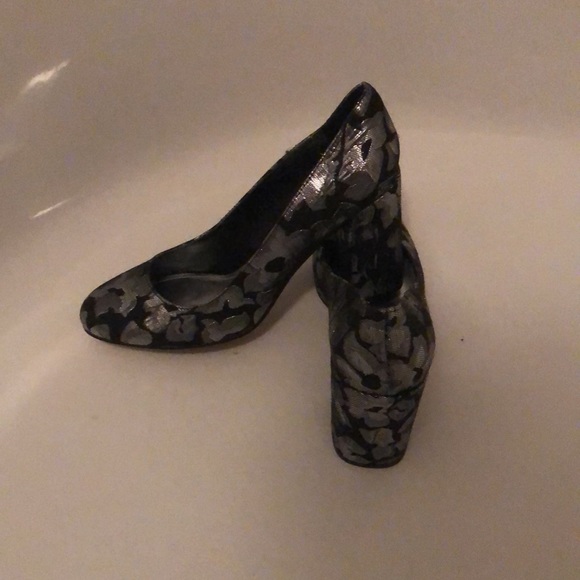 Marc Fisher Block Heel Pumps - Picture 3 of 3